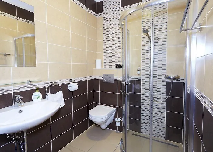 Agancsos Panzio 4* Виллань